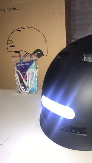 Casco de seguridad con luz de advertencia