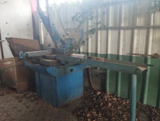 Máquina industrial para trabajar metal