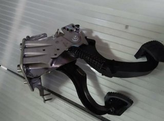 4500q4 pedal del embrague peugeot 308 134623