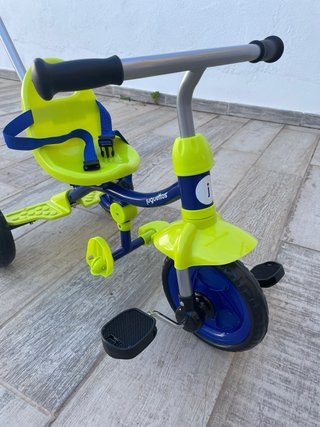 Triciclo infantil azul y verde