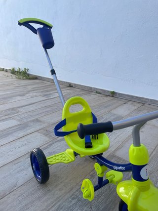 Triciclo infantil azul y verde