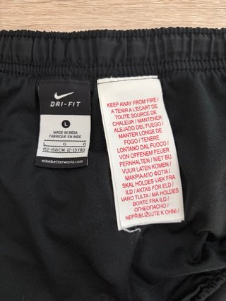 Pantalones cortos Nike Dri-Fit negros y grises