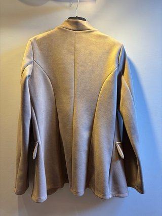 Giacche beige € 7,00 cadauna