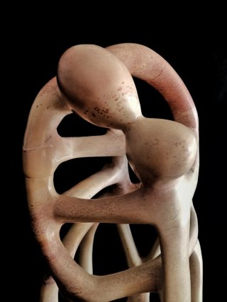 Escultura grande abstracta realizada en esteatita