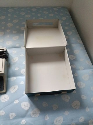 Máquina de escribir Olivetti DORA