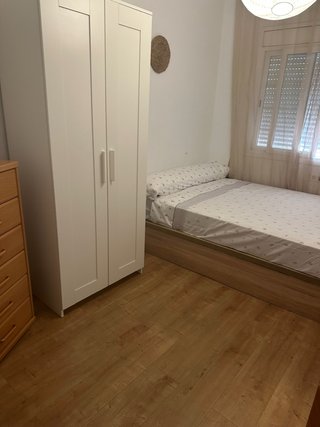 Alquilo habitación en Hospitalet de Llobregat