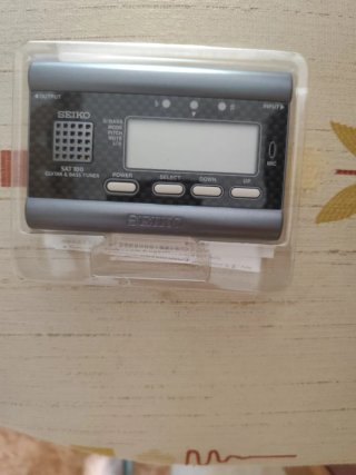 Afinador SEIKO SAT 100 Guitarra y Bajo