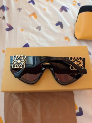 Gafas de sol Loewe mujer negras y marrones