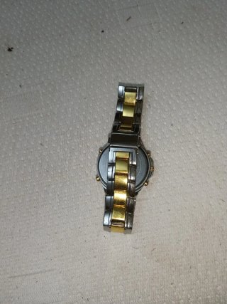 Reloj Elegante muy bonito estéticamente