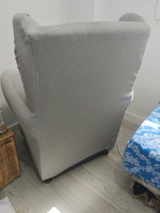 Butaca orejera con funda gris