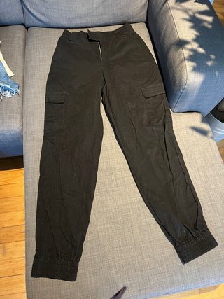 Pantalones cargo negros Stradivarius Talla S