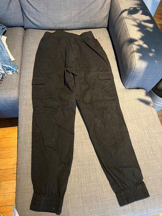 Pantalones cargo negros Stradivarius Talla S
