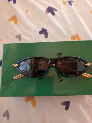 Gafas de sol Bottega Veneta mujer negras y doradas
