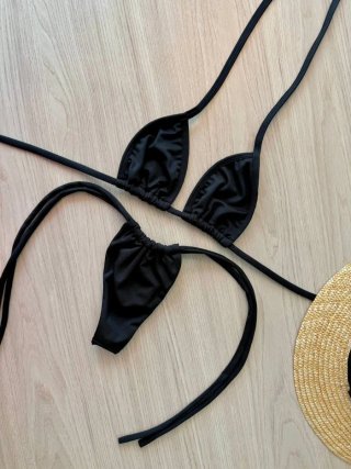 Bikini brasileño con diversos colores y talas