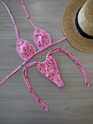 Bikini brasileño con diversos colores y talas