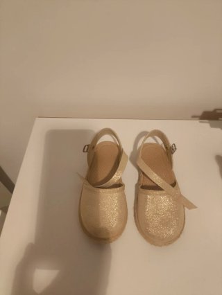 Alpargatas doradas Fallera niña talla 25