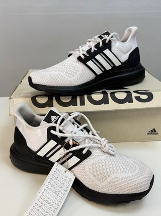 Zapatillas Adidas Blancas y Negras