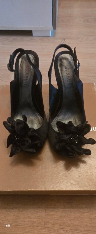 Zapatos de tacón negros MENBUR