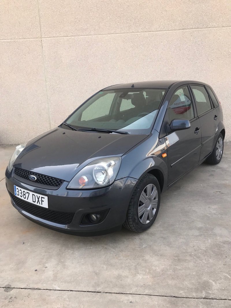 Ford Fiesta 2005 - foto 1