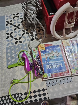 Consola Wii Mini Roja + Juegos + Accesorios