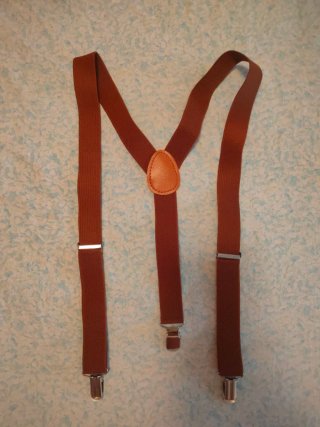 Conjunto Boina, Pajarita y Tirantes Marrones