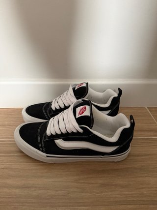Vans Knu Skool Negras y Blancas