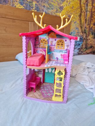 Casa Enchantimals con accesorios