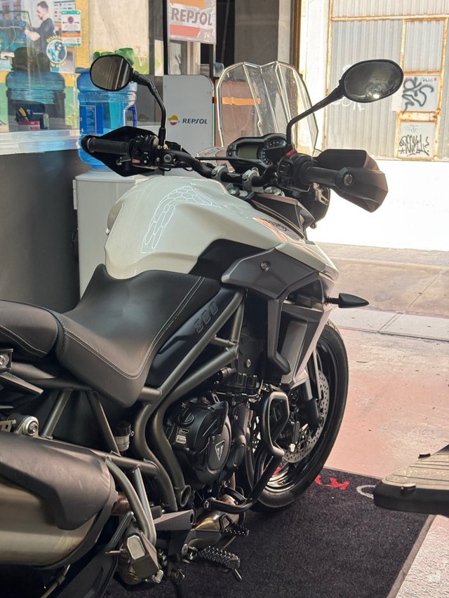 Triumph Tiger 800 xcx
