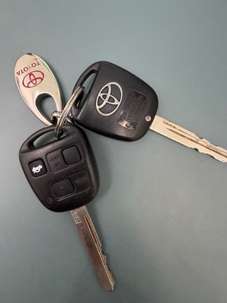 Toyota Avensis 1.8 Gasolina, Etiqueta C .