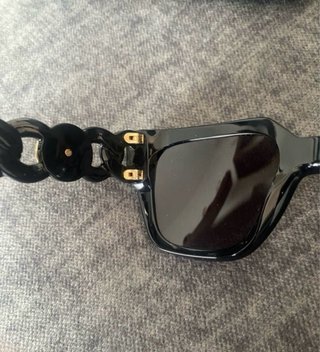 Gafas de Sol Versace Cadena Negra y Dorada