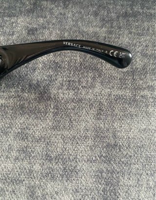 Gafas de Sol Versace Cadena Negra y Dorada