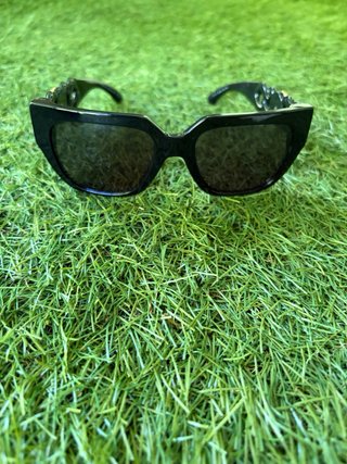 Gafas de Sol Versace Cadena Negra y Dorada
