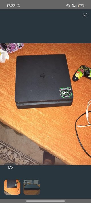 PS4 (PlayStation 4) con mando y disco duro