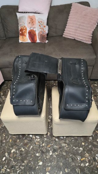 Alforjas Moto Custom Cuero Negro Tachuelas