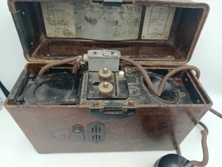ANTIGUO TELÉFONO DE CAMPAÑA ESTILO ALEMÁN