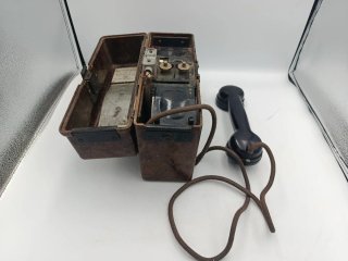 ANTIGUO TELÉFONO DE CAMPAÑA ESTILO ALEMÁN