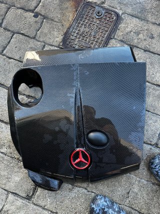 Tapa motor Mercedes Benz carbono
