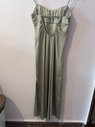 Vestido largo satén Zara verde