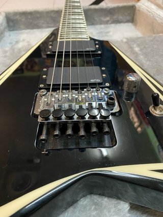 ESP SV Standard Guitarra Eléctrica