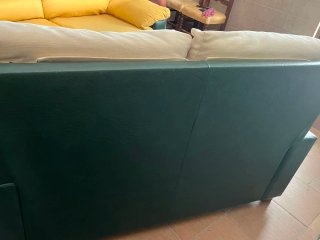 Conjunto Sofás 3+2 plazas. Polipiel verde