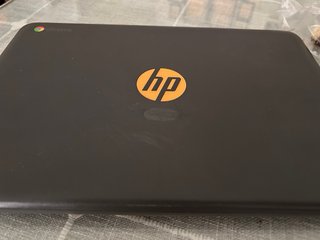 HP Chromebook Negro y amarillo se regala cargador