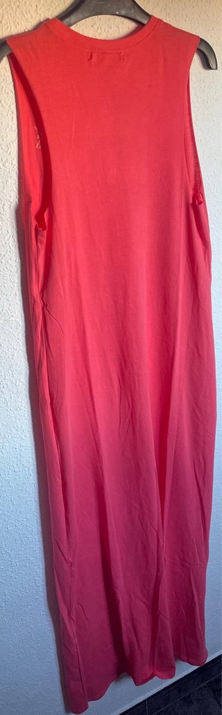 Vestido Bershka sin mangas Never Been Hunted