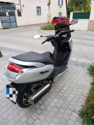 Peugeot Maxi Scooter Plata