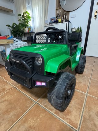 Coche eléctrico infantil verde