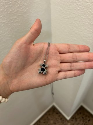 Conjunto ositos collar y pendientes negros.
