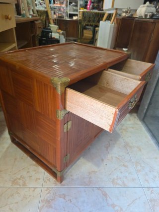 Mueble auxiliar oriental bambú