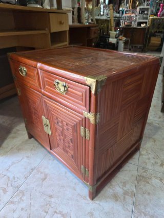 Mueble auxiliar oriental bambú