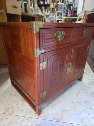 Mueble auxiliar oriental bambú