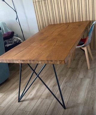 Mesa de comedor de madera rústica