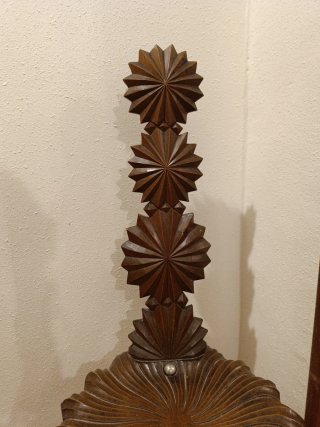 Silla vintage tallada madera